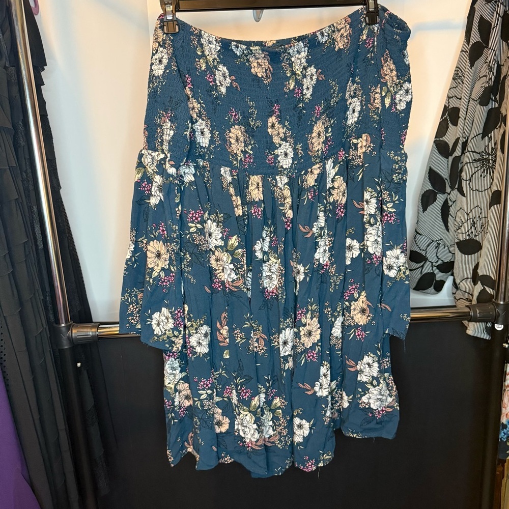 Torrid size 3 Blue Floral Pattern with Bell Sleeves Midi Dress